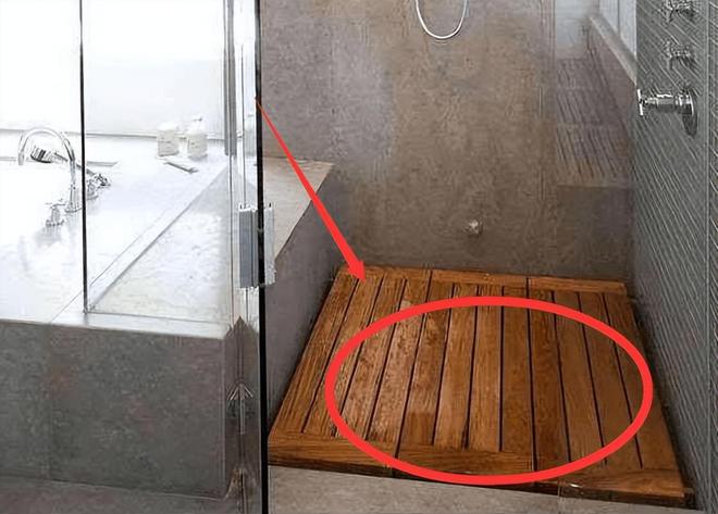 NBA押注平台淋浴房别再贴瓷砖了容易滑倒现在都流行铺一层防腐木地板(图4)
